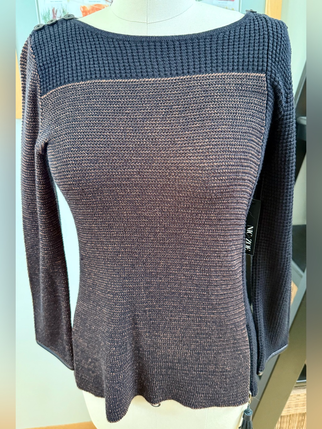 Nic+Zoe Two-Tone Black And Rust Brown Scoop Neck Sweater